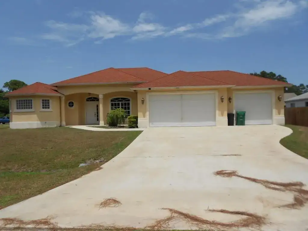 1221 SE Navajo Lane, Port St. Lucie FL 34983 photo 3