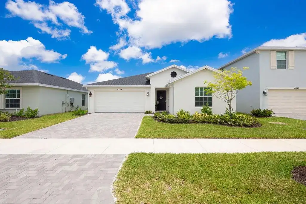 6339 NW WINDWOOD Way, Port St. Lucie FL 34987 photo 2