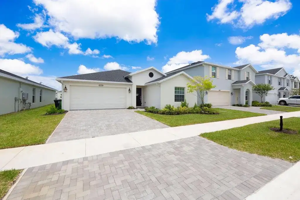 6339 NW WINDWOOD Way, Port St. Lucie FL 34987 photo 3