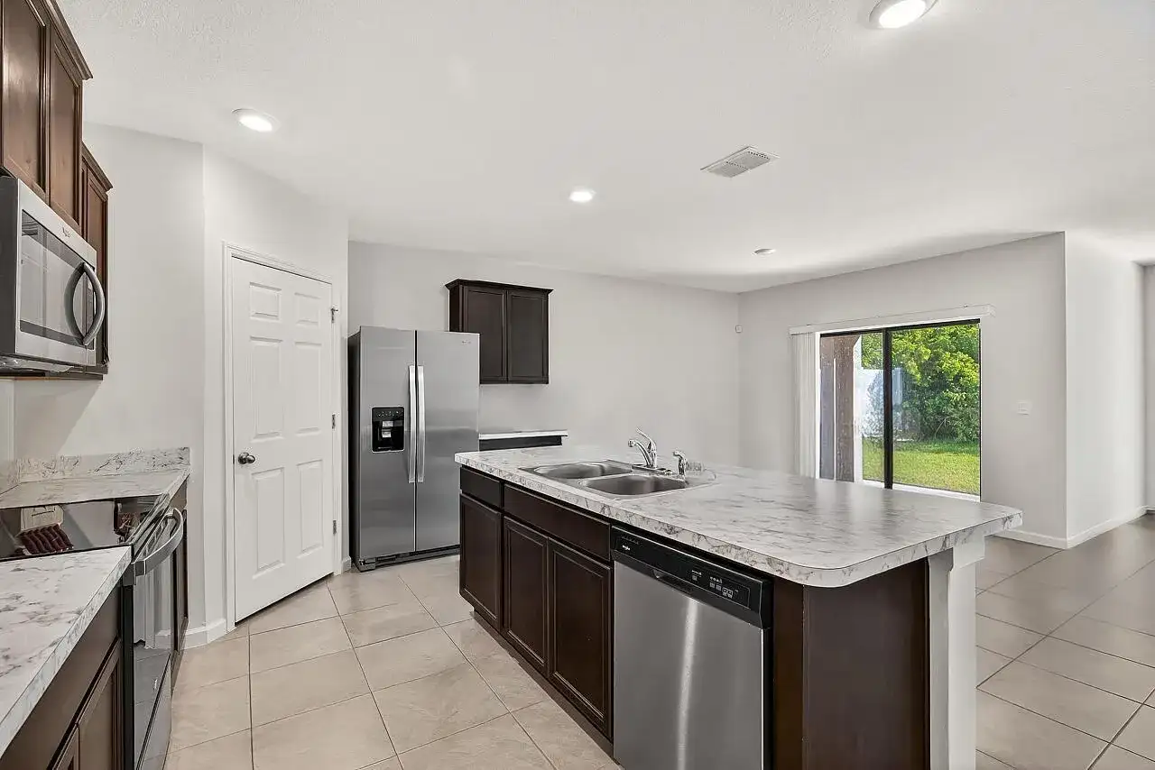 5307 Entertainment Way, Fort Pierce FL 34947 photo 2