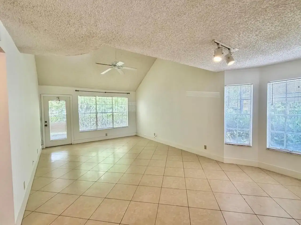 6308 La Costa Drive # D, Boca Raton FL 33433 photo 2