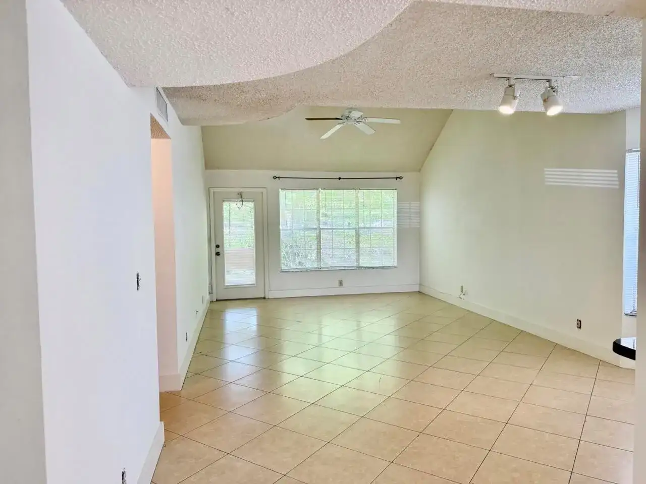 6308 La Costa Drive # D, Boca Raton FL 33433 photo 3