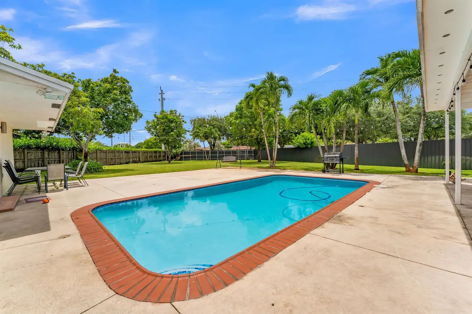 8880 NW 7TH Street, Pembroke Pines FL 33024 photo 5