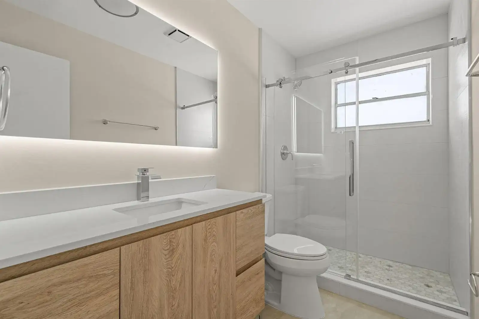 11099 NW 7th Street, Miami FL 33172 photo 5