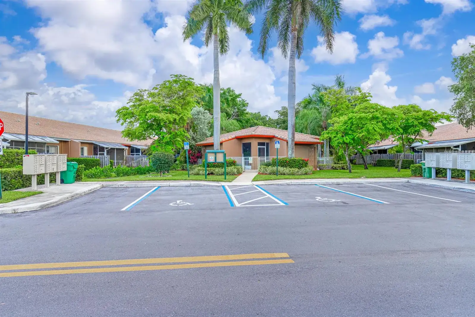 10168 LOMBARDY Drive # 10168, Tamarac FL 33321 photo 2