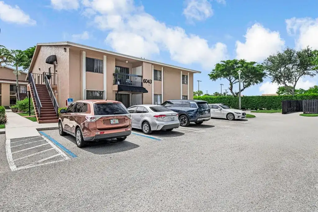 6043 10th Avenue N # 129, FL 33463 photo 3