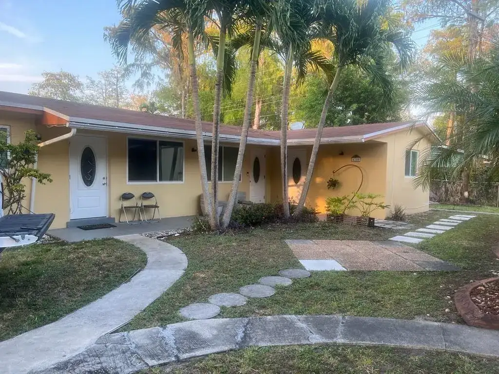 4250 NW 21st Avenue, Oakland Park FL 33309 photo 2