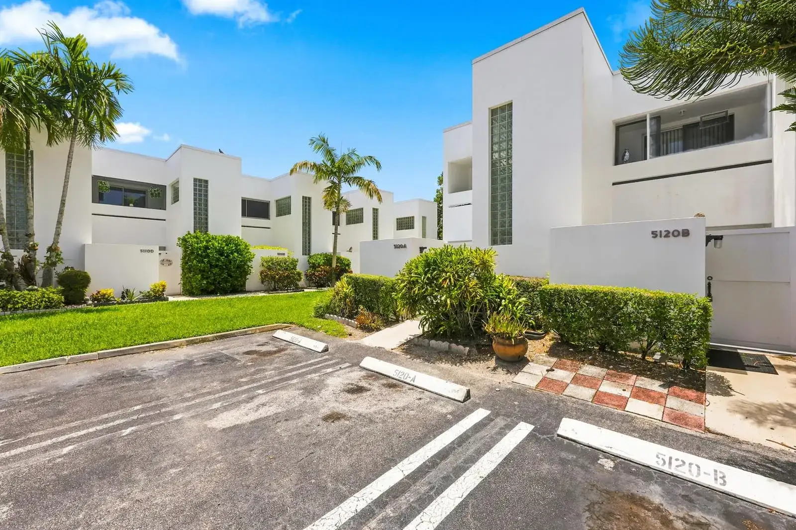 5120 Elmhurst Road # A, West Palm Beach FL 33417 photo 2