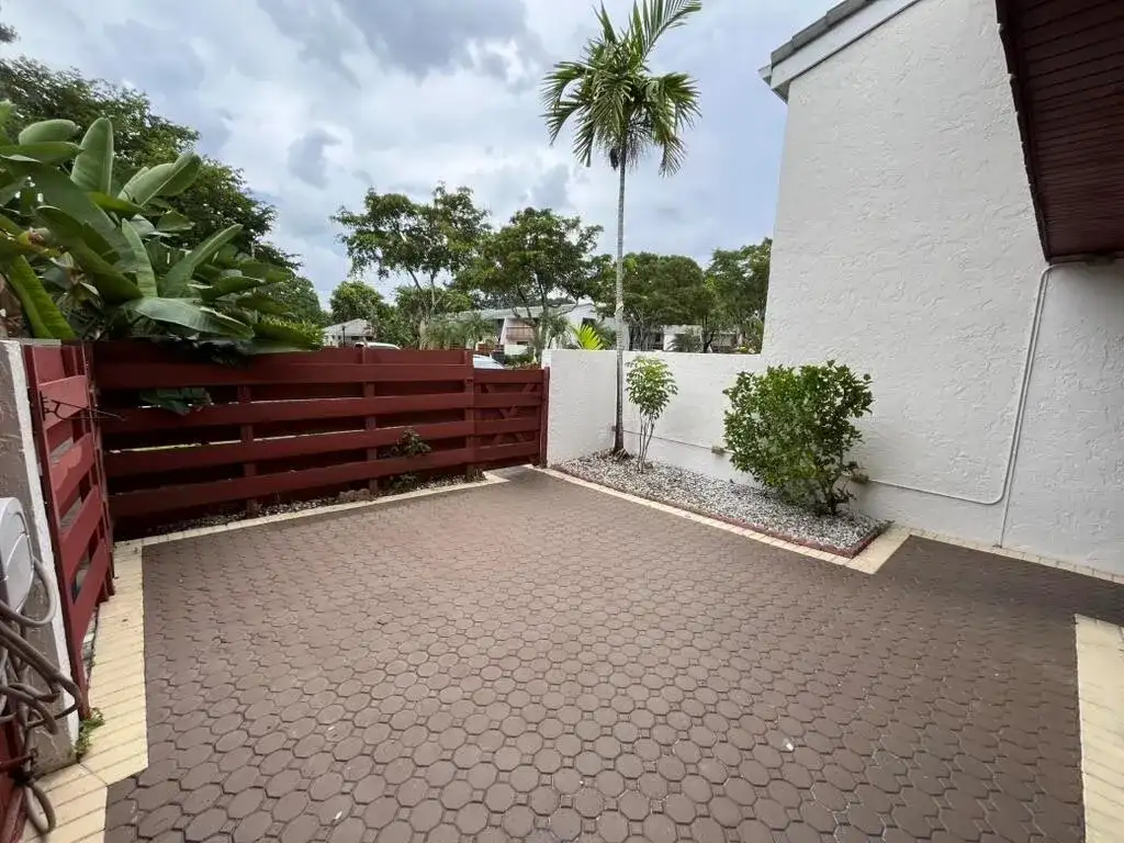 3094 BERMWOOD Lane # 237, Hollywood FL 33021 photo 4