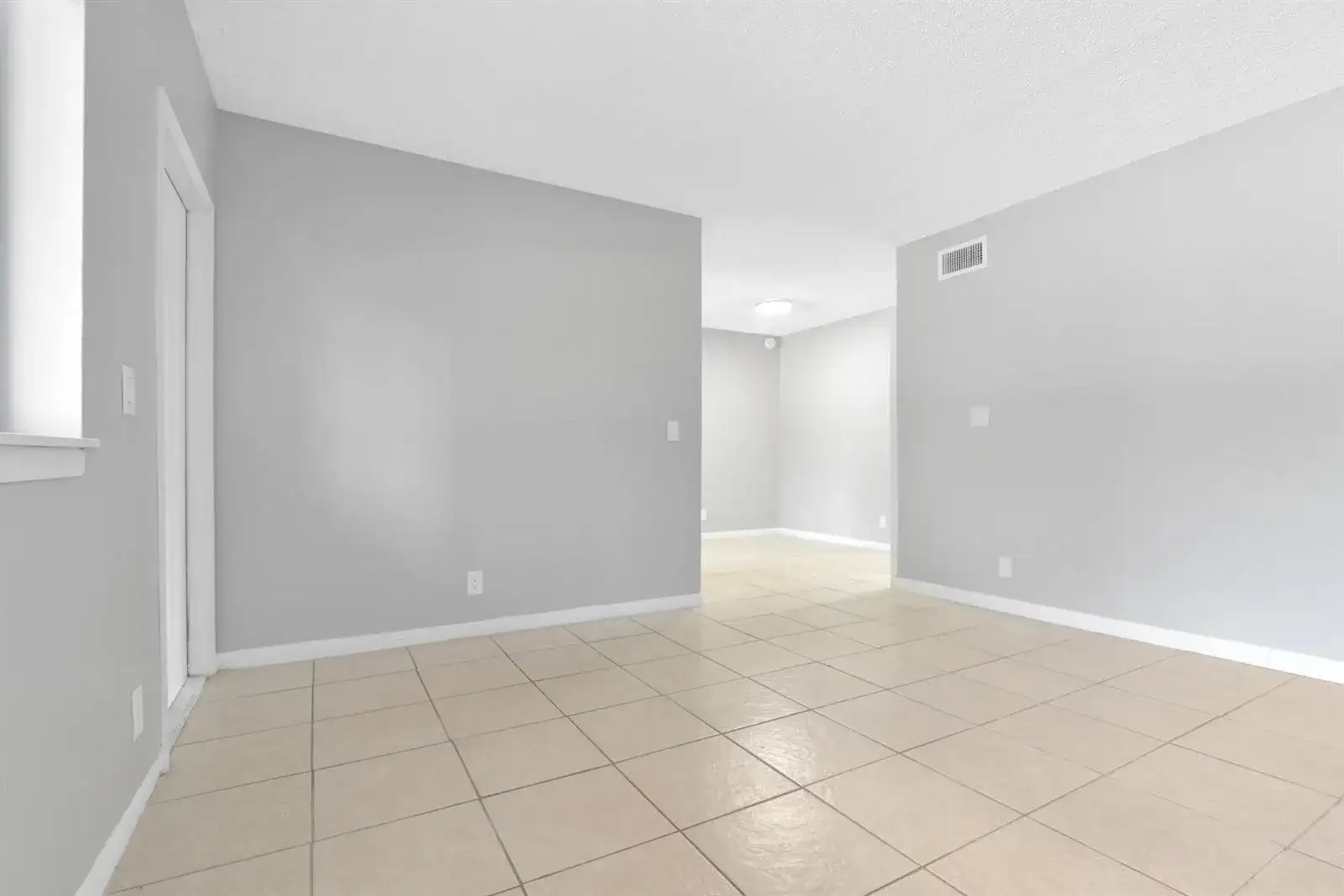 400 Nottingham Circle # D, FL 33463 photo 2