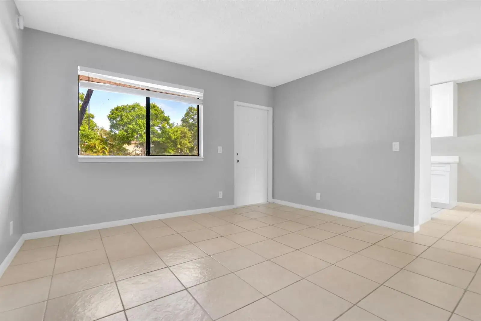 400 Nottingham Circle # D, FL 33463 photo 3