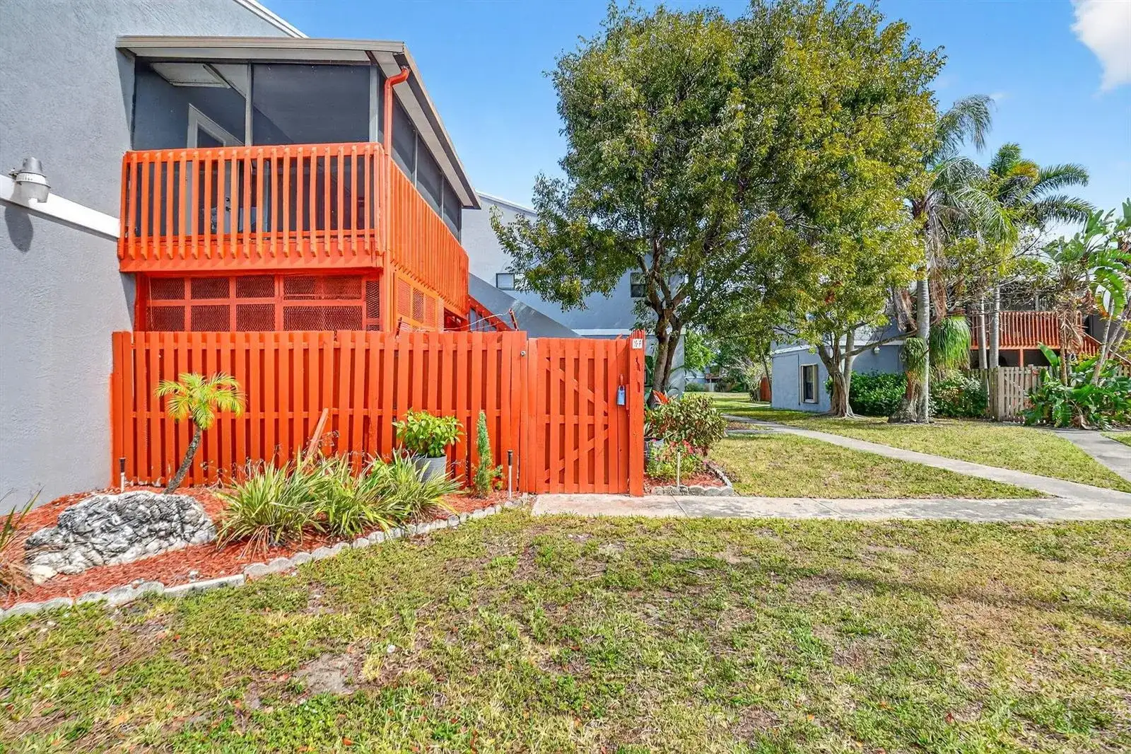 18 CROSSINGS Circle # F, Boynton Beach FL 33435 photo 2
