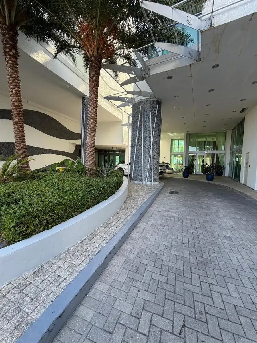 7930 EAST Drive # 1506, North Bay Village FL 33141 photo 3