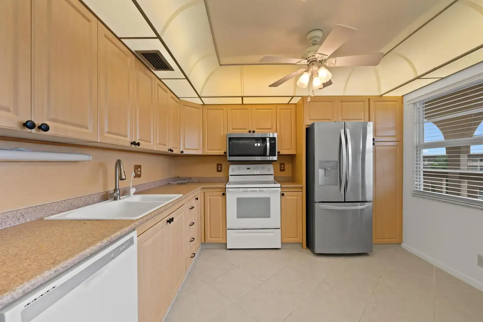 2202 LUCAYA Bend # D4, Coconut Creek FL 33066 photo 2