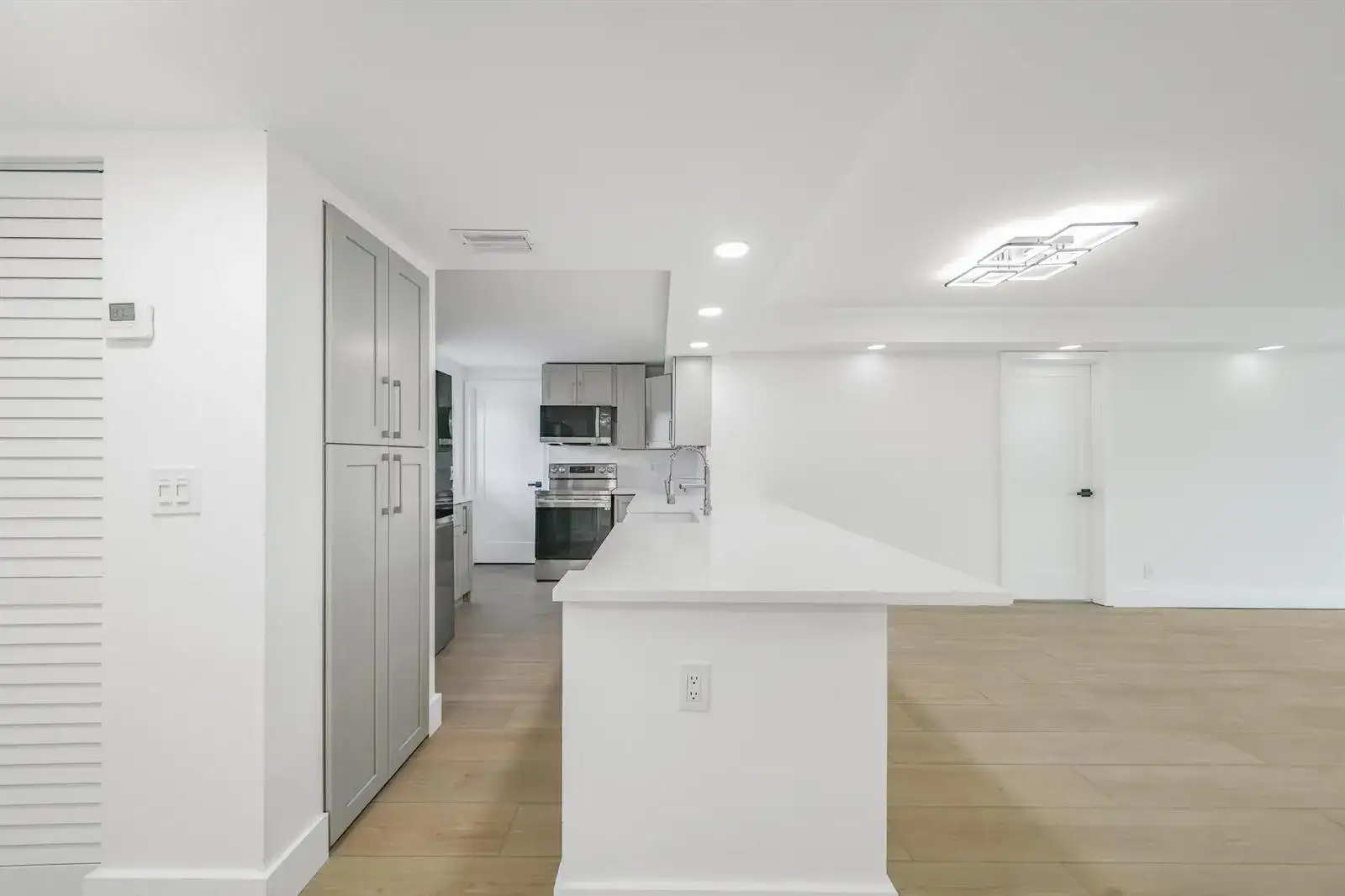 5301 NW 2nd Avenue, Boca Raton FL 33487 photo 4