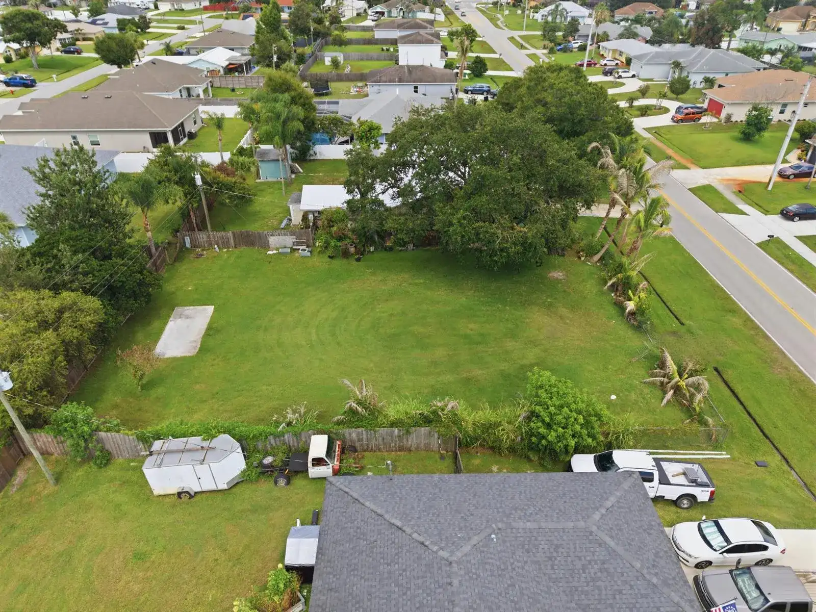 719 SE Thornhill Drive, Port St. Lucie FL 34983 photo 2