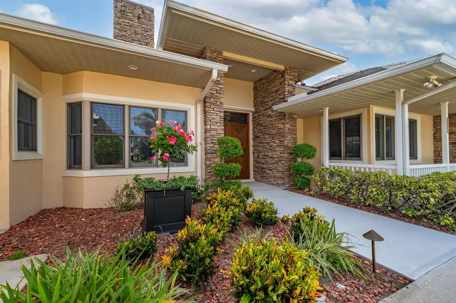 3706 SECLUDED OAK Court, Melbourne FL 32934 photo 2