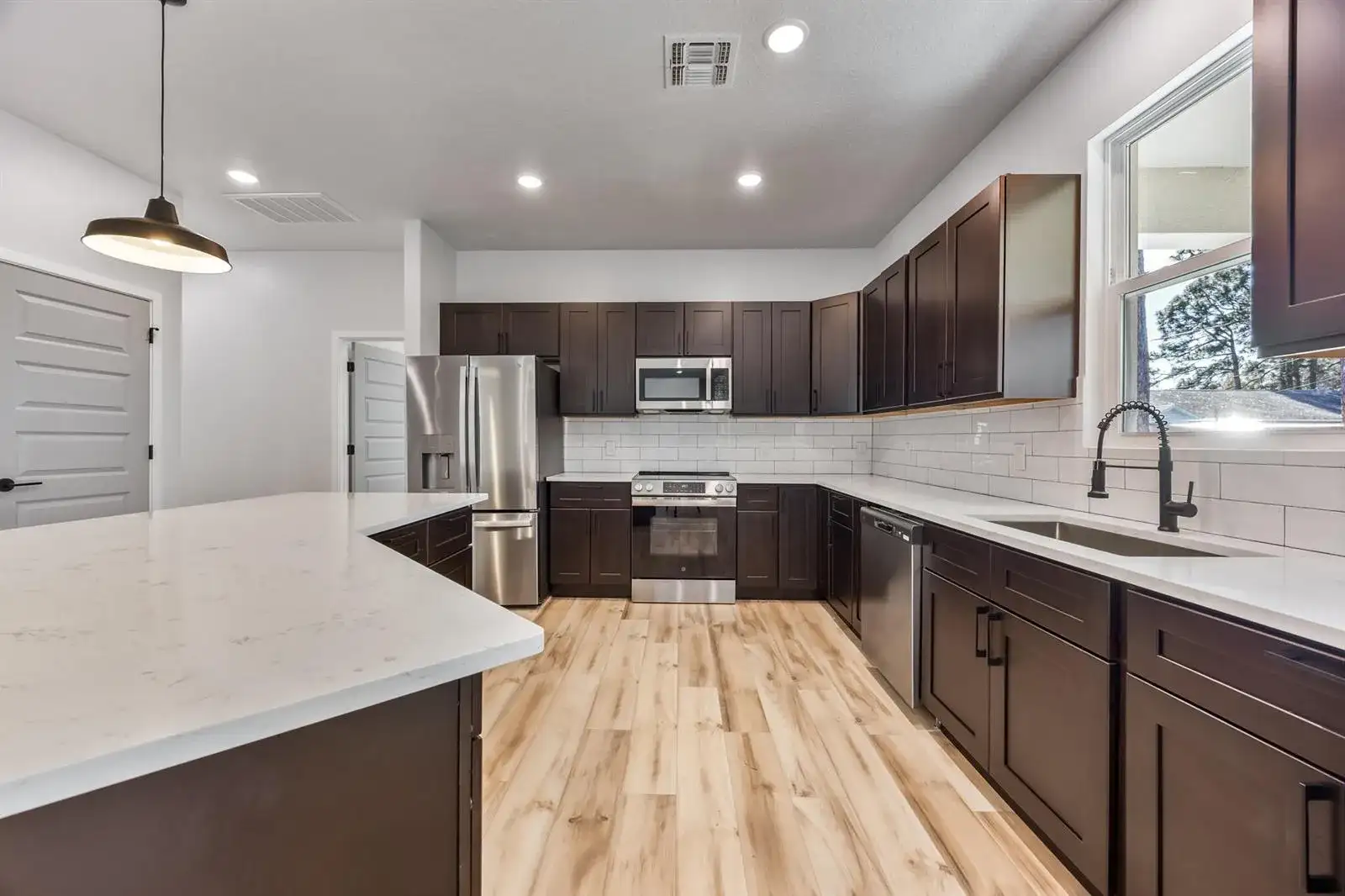 1254 HEITZMAN Avenue SW, Palm Bay FL 32908 photo 4