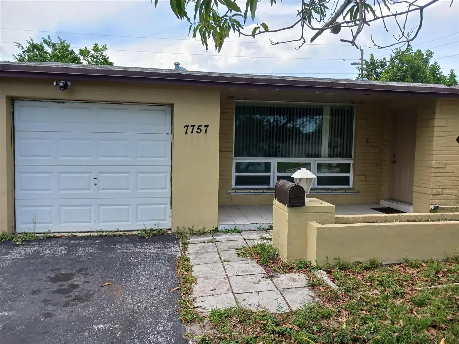 7757 SE EMBASSY Boulevard, Miramar FL 33023 photo 3