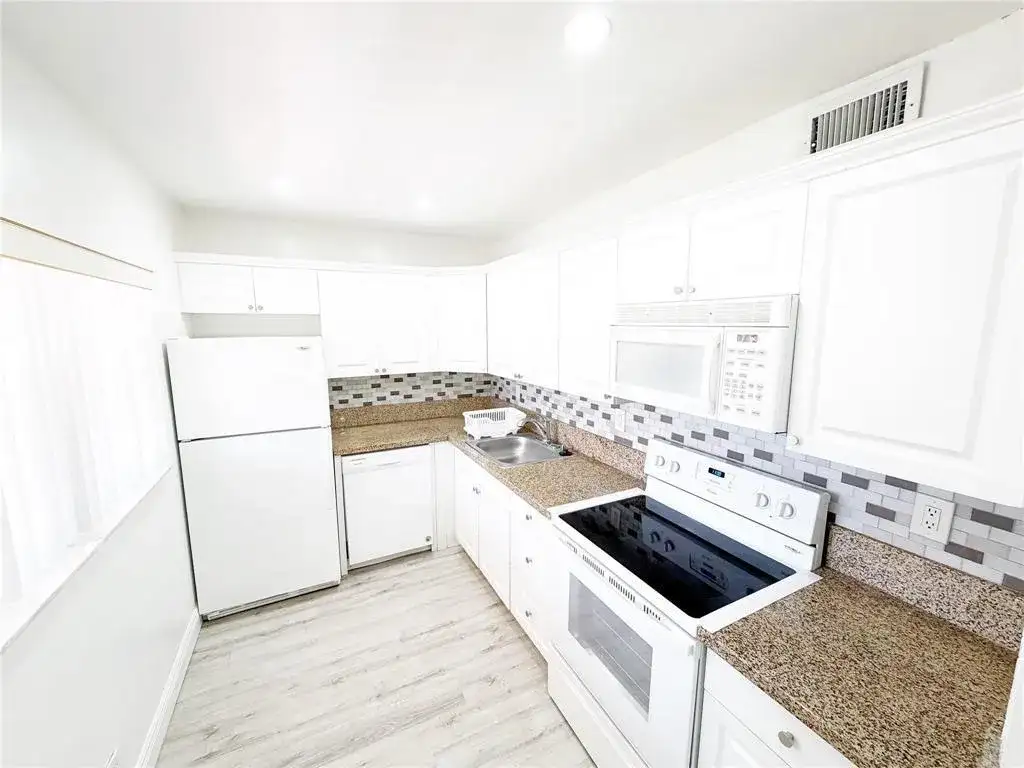 2710 Riverside Drive # A, Coral Springs FL 33065 photo 4