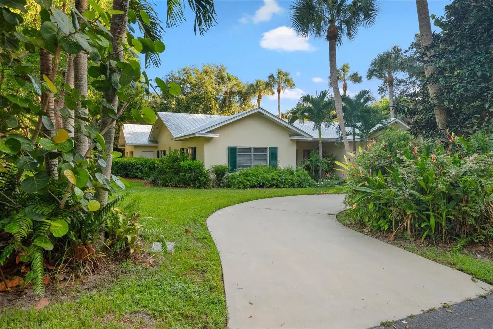24 N Via Lucindia, Sewalls Point FL 34996 photo 5