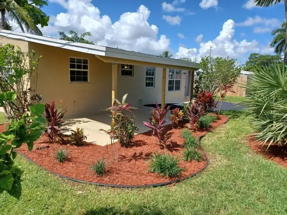 6368 NW 24th Court, Margate FL 33063 photo 2