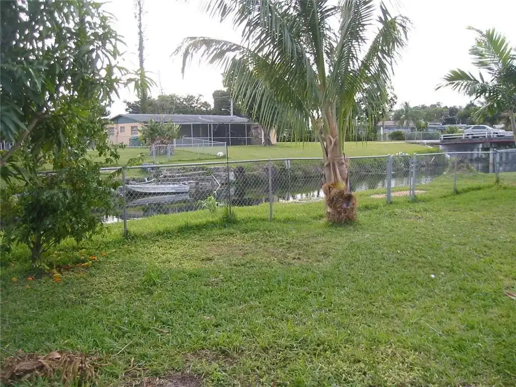 6368 NW 24th Court, Margate FL 33063 photo 4