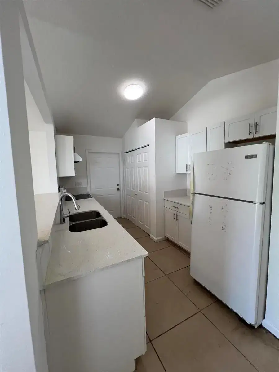 8444 SE DATE Street, Hobe Sound FL 33455 photo 5