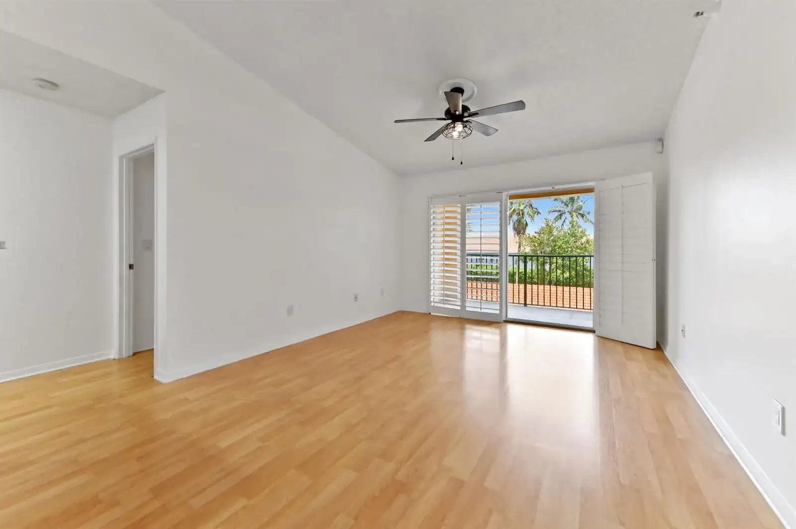 140 Yacht Club Way # 307, Hypoluxo FL 33462 photo 4