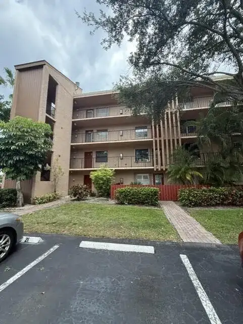 7210 Lake Cir Drive # 401, Margate FL 33063 photo 2