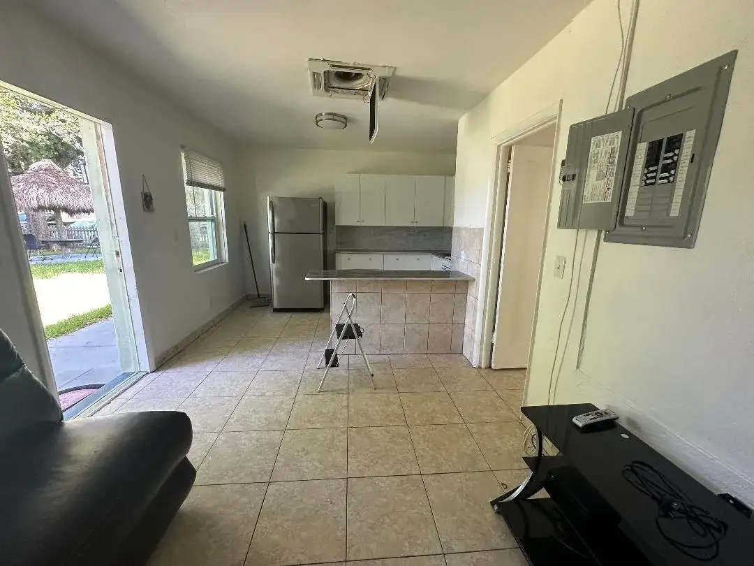 705 NE 3RD Street # 2, Hallandale Beach FL 33009 photo 4