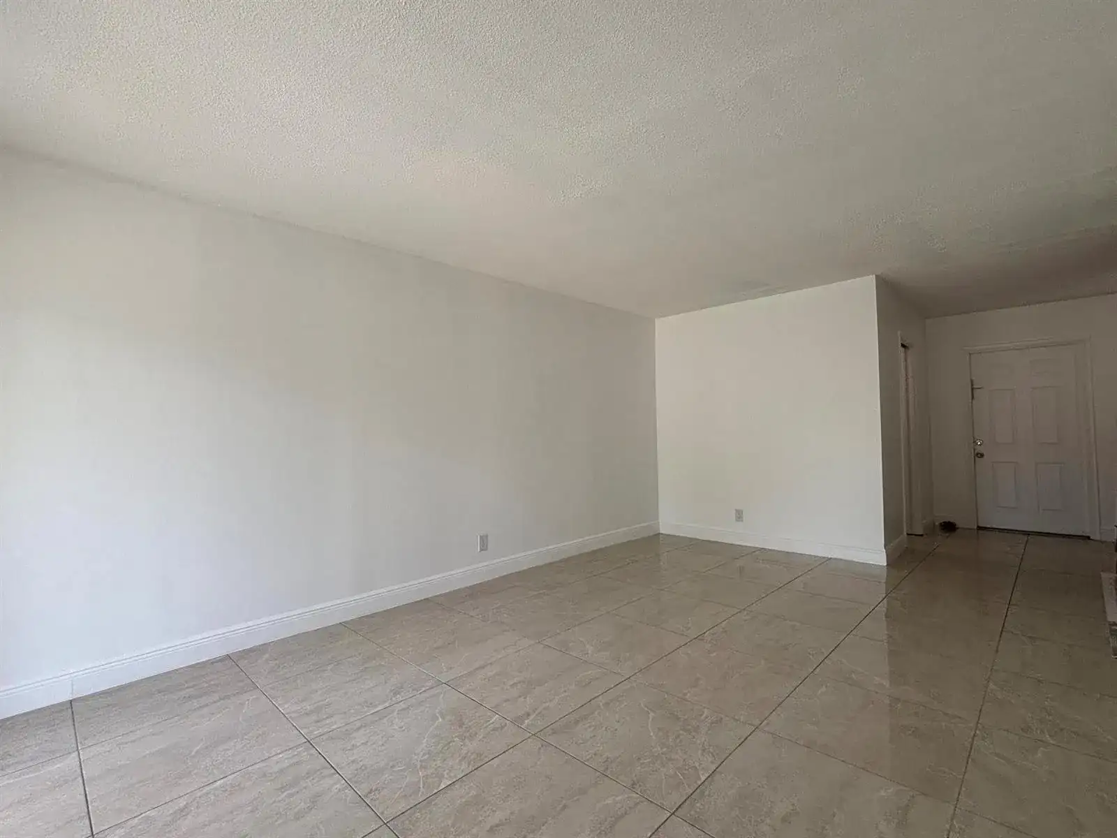 491 NW 42nd Avenue Apt 43, Plantation FL 33317 photo 3