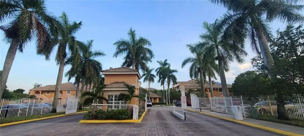 6900 SW 39TH Street # 311K, Davie FL 33314 photo 2