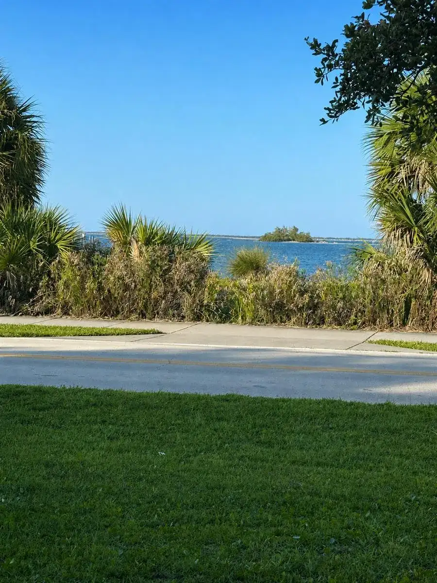 1026 INDIAN RIVER Drive, Sebastian FL 32958 photo 4