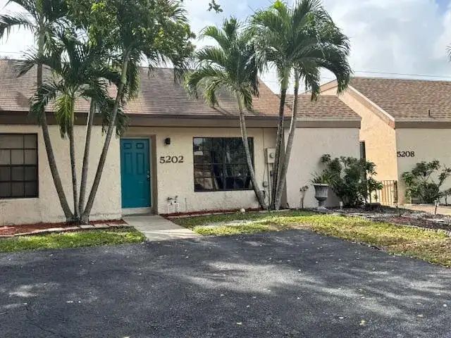 5202 NUTMEG Drive, Palm Beach Gardens FL 33418 photo 2