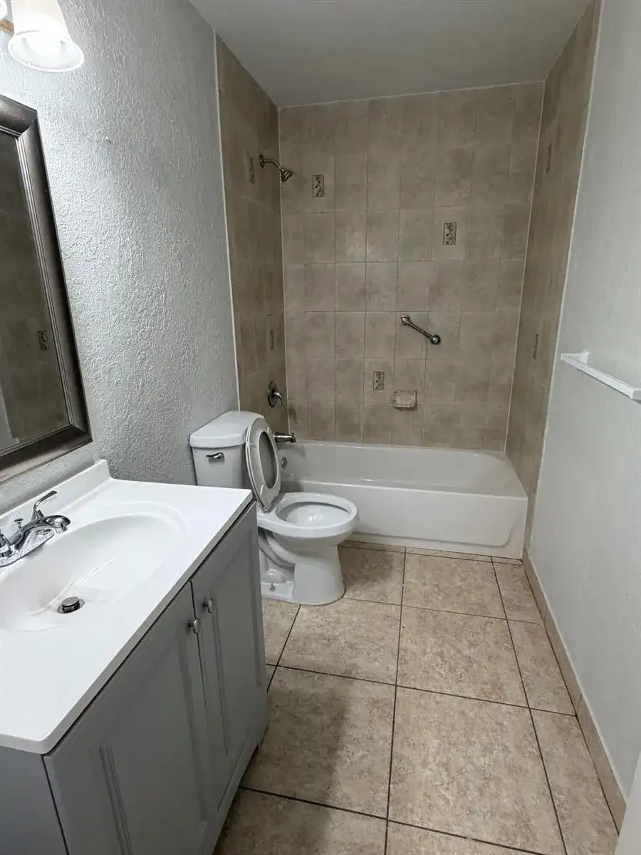 5572 SW 6th Court, Margate FL 33068 photo 4