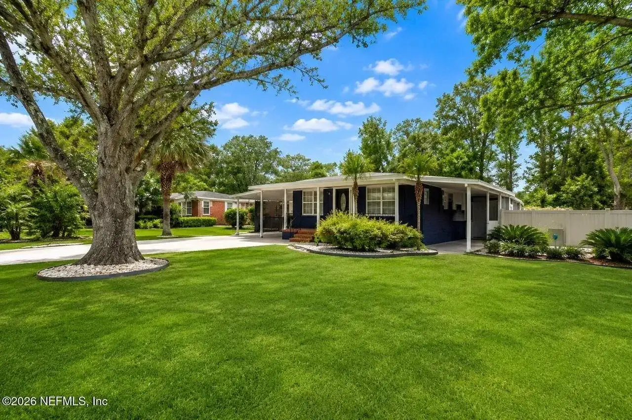 6419 E BALLEJO Court N, Jacksonville FL 32210 photo 4