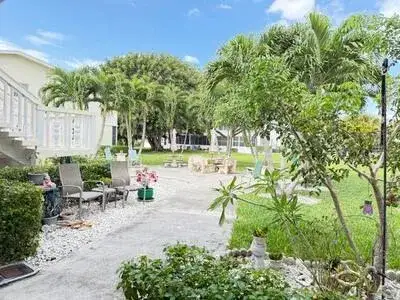 145 Dorchester G, West Palm Beach FL 33417 photo 2
