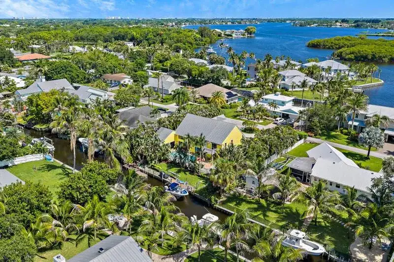 9363 SE COVE POINT Street, Jupiter FL 33469 photo 2