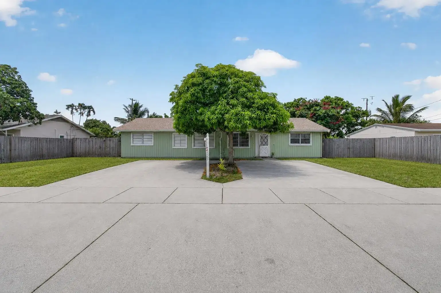 3088 Prince Drive, Lake Worth FL 33461 photo 2
