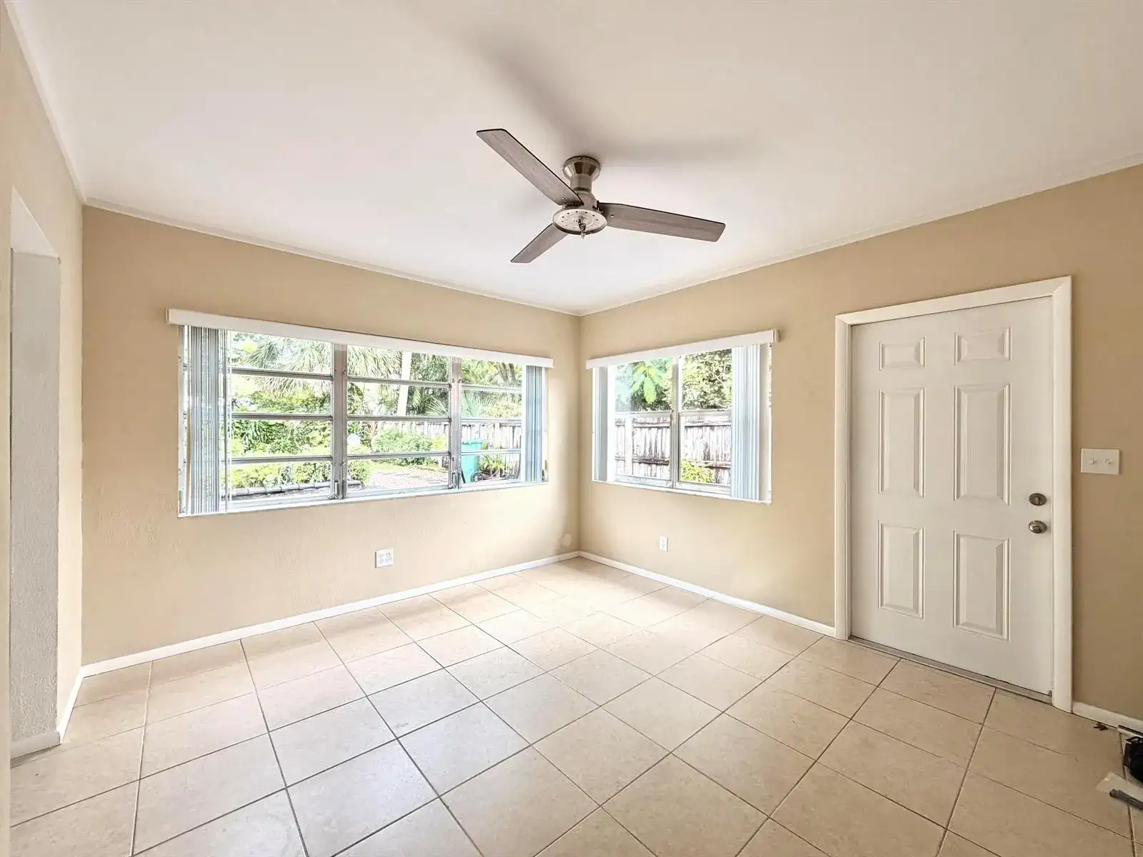 1421 NW 2nd Ave # B, Fort Lauderdale FL 33311 photo 2