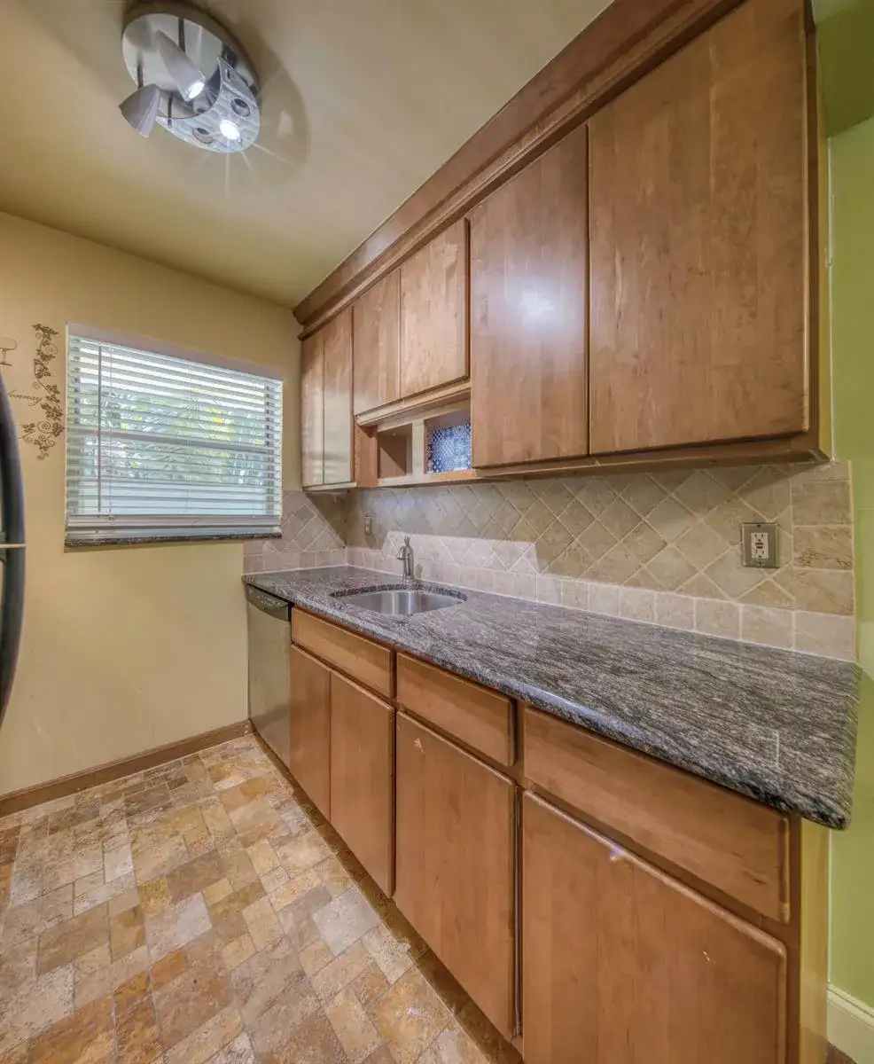 216 N FEDERAL Highway # 8, FL 33460 photo 4