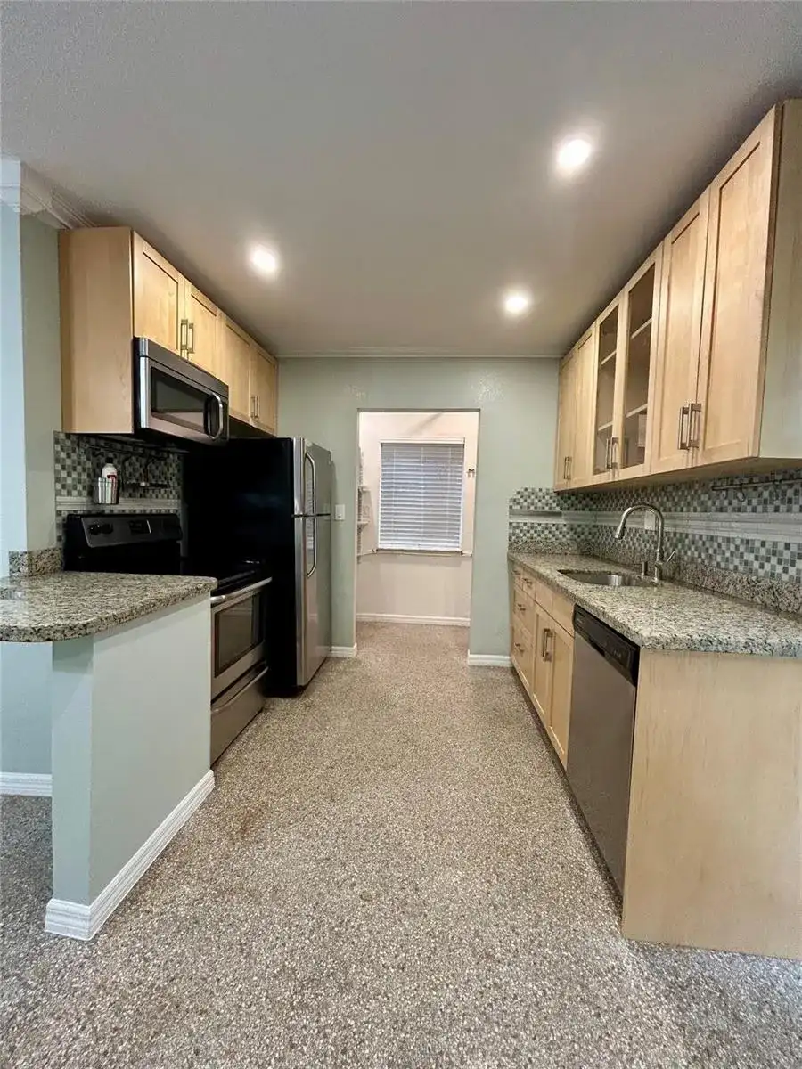 5950 NE 6TH Avenue, Oakland Park FL 33334 photo 5