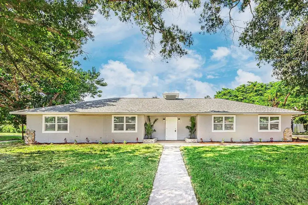 300 RIOMAR Drive, Port St. Lucie FL 34952 photo 2