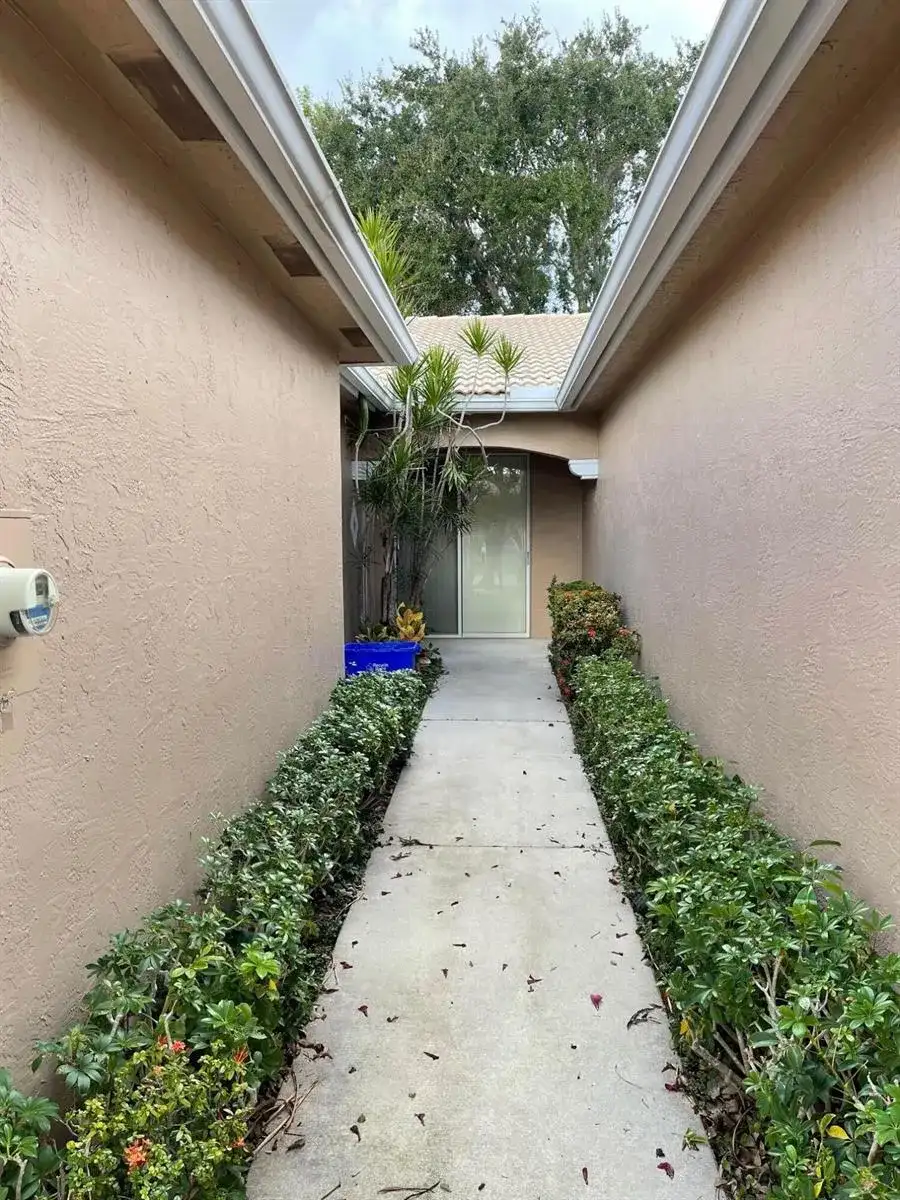 2551 Man Of War, West Palm Beach FL 33411 photo 2