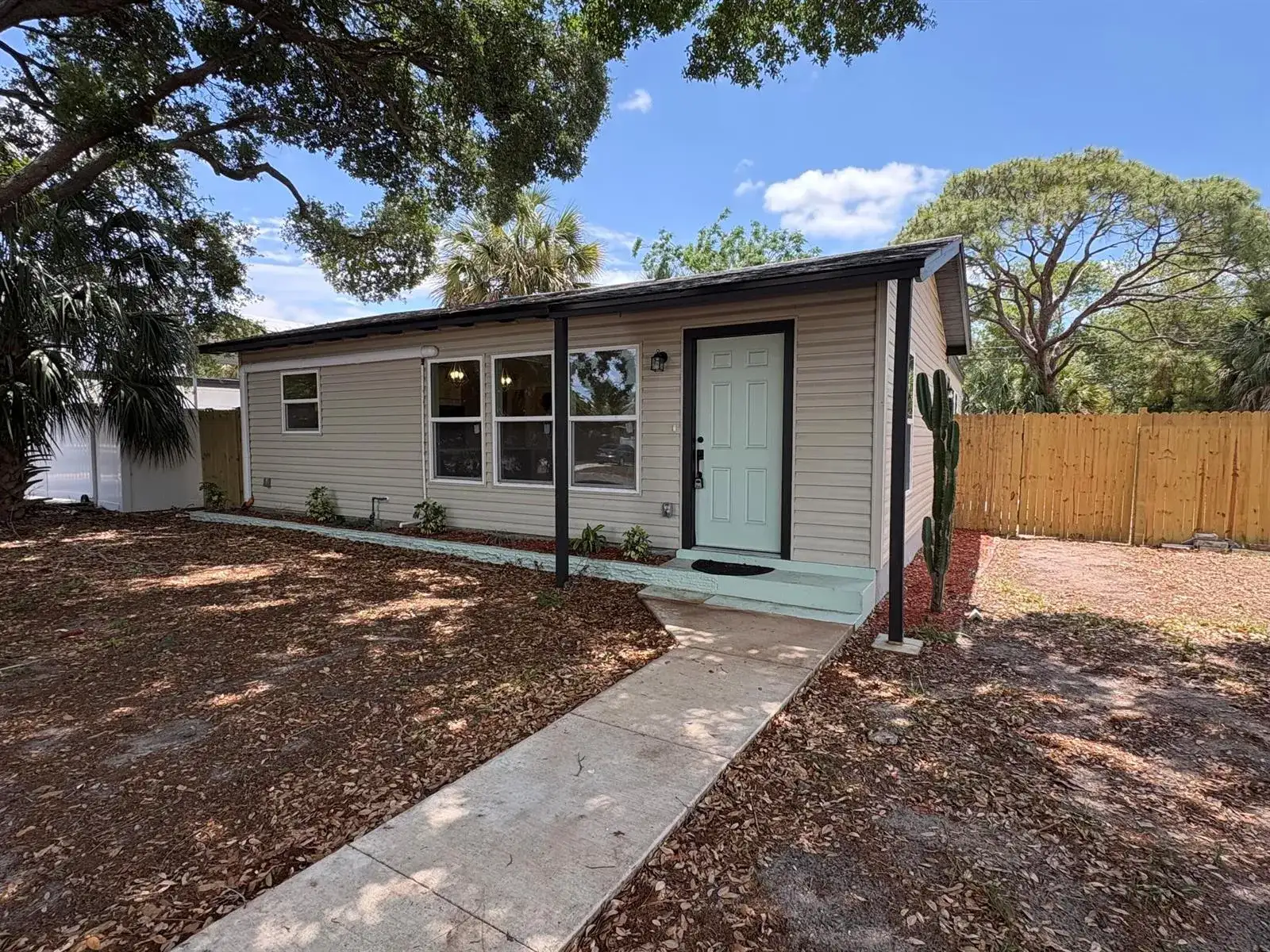 6948 DARTMOUTH Avenue N, FL 33710 photo 2