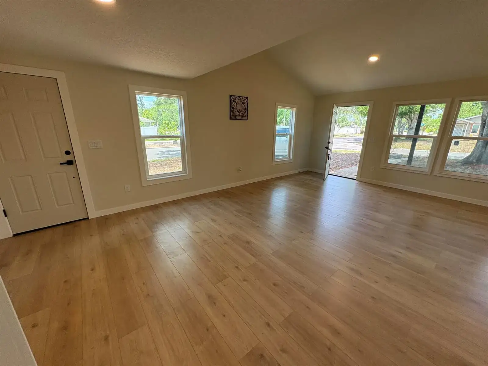 6948 DARTMOUTH Avenue N, FL 33710 photo 4