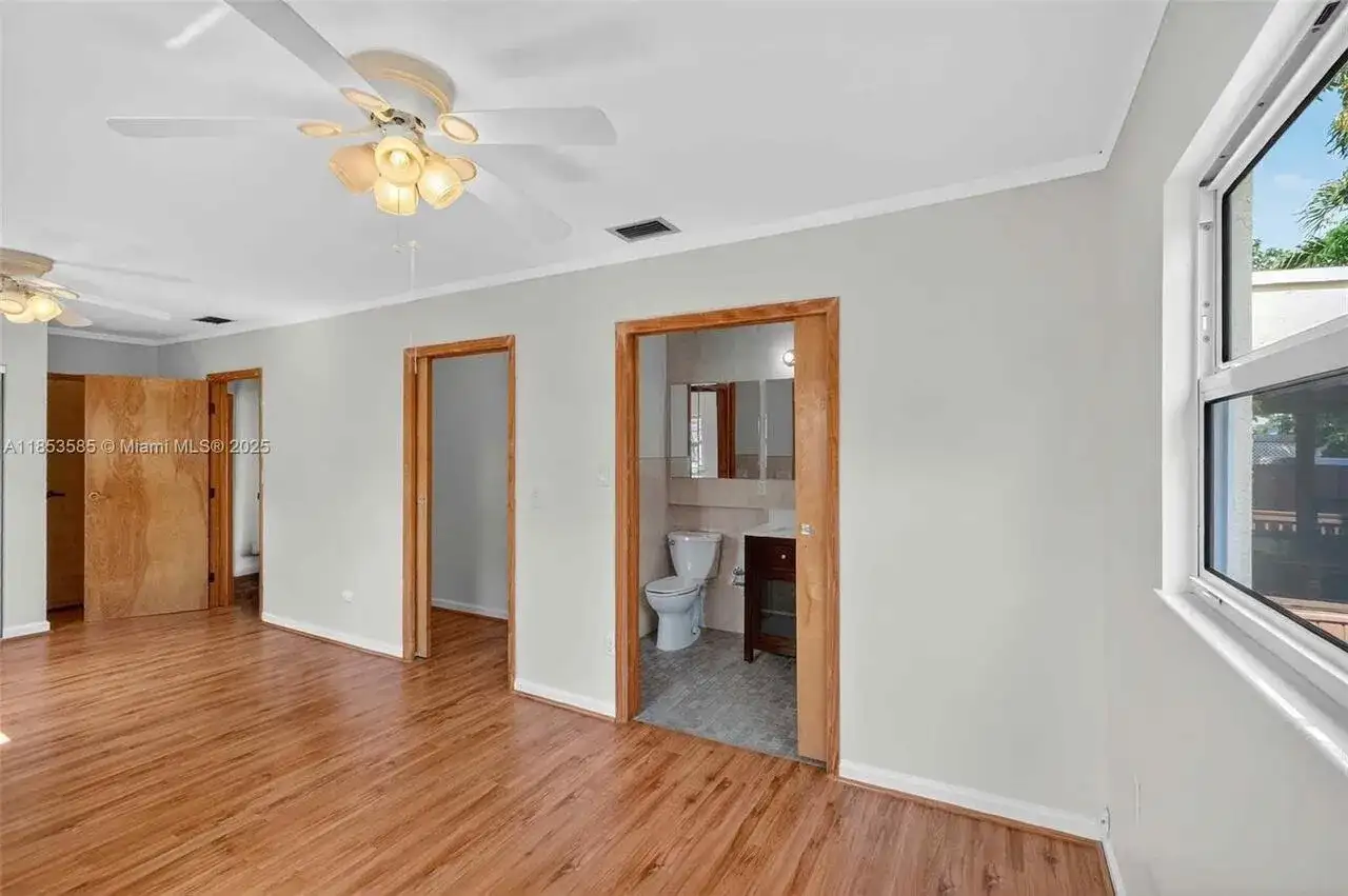 234 E 18TH Street, Hialeah FL 33010 photo 4