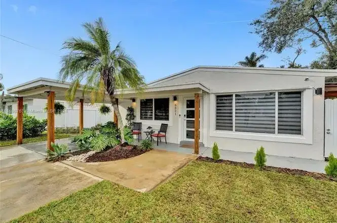 6821 ATLANTA Street, Hollywood FL 33024 photo 2
