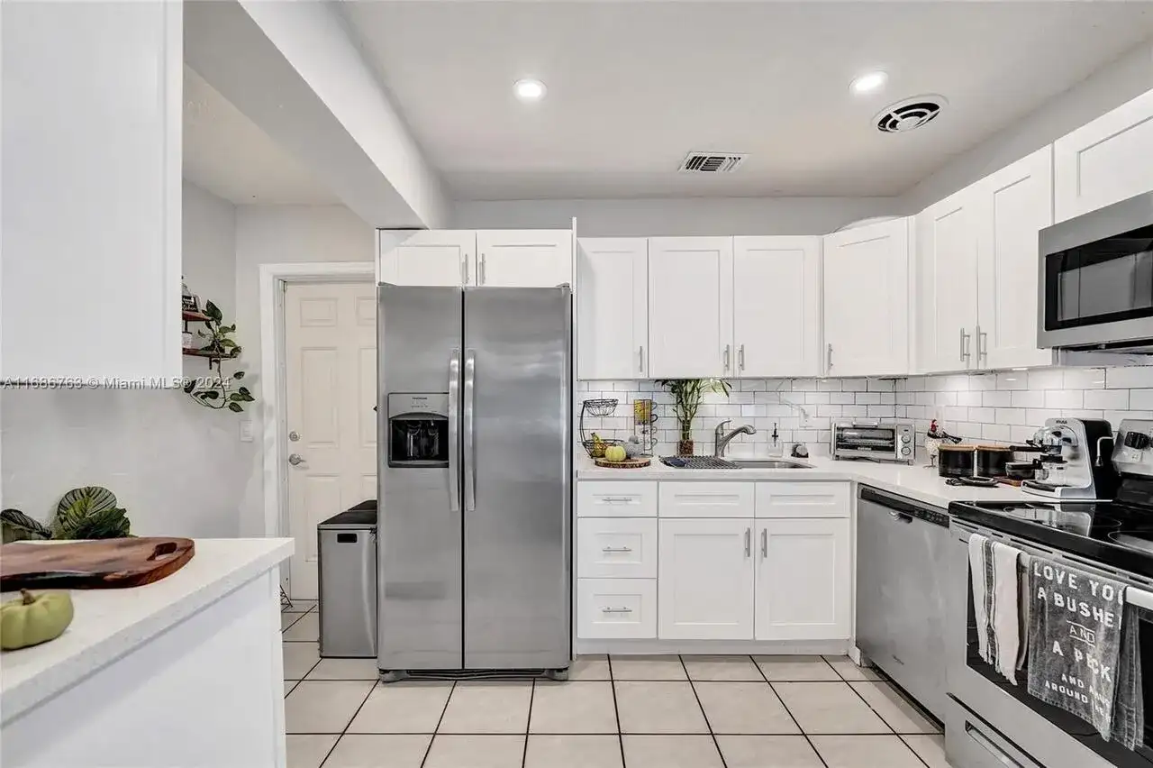 6821 ATLANTA Street, Hollywood FL 33024 photo 5